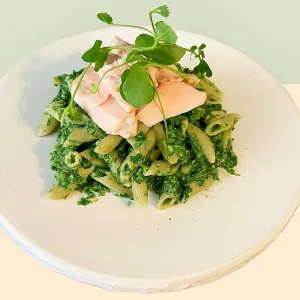 Gestoomde zalm met spinazie-ricotta & volkorenpasta