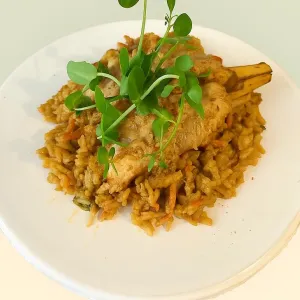 Kipsaté met nasi & knapperige groenten - Extra