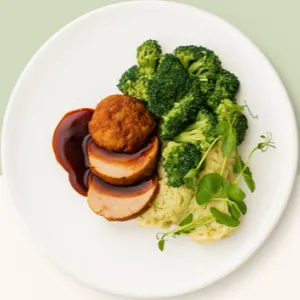 Gehaktbal met jus, puree & broccoli in kaassaus - Extra