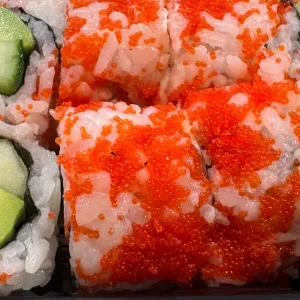 Uramaki nr 19.California maki (8 stuks)