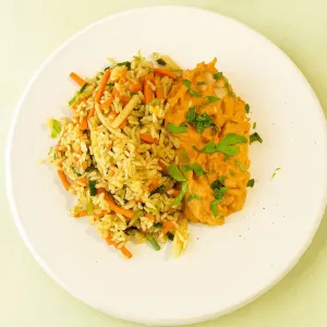 Rode curry met kipfilet en nasi extra