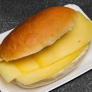 Broodje jong belegen kaas