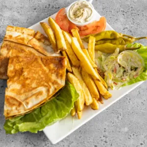 sujuuk met kaas broodje menu