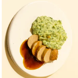 Gehaktbal met boerenkoolstamppot en jus