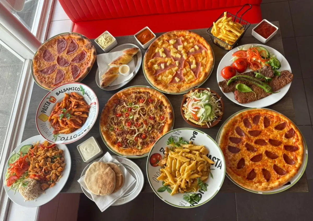 Pizzeria Tent Lombardijen te Rotterdam