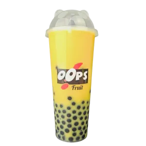 Banaan, aardbei en sinaasappel boba smoothie