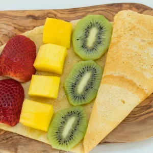 Pannenkoek nutella, aardbei, kiwi, mango, bosbes framboos, bramen