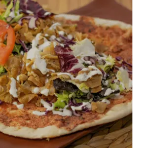 Turkse pizza kipdöner