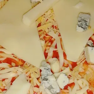 Pizza quattro formaggio