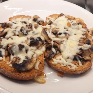 Tosti con funghi
