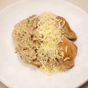 Langzaam gegaarde kipfilet met romige truffelrisotto extra