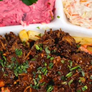 Surinaamse loaded fries