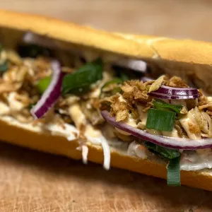 Broodje spicy pulled chicken