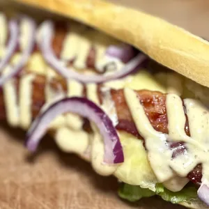 Broodje gerookte kip