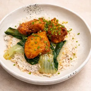 Spicy Gochujang chicken met paksoi en rijst