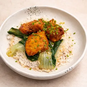 Spicy Gochujang chicken met paksoi en rijst