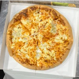Pizza quattro formaggi (XL)