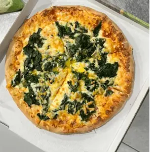 Pizza spinazie (medium)