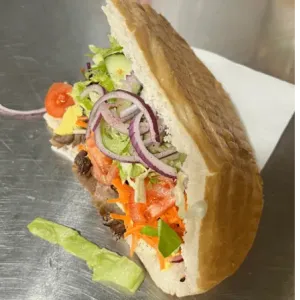 Broodje shoarma speciaal (medium)