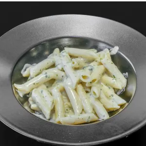 Kinder pasta pesto roomsaus