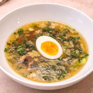 Aziatische kippenbouillon