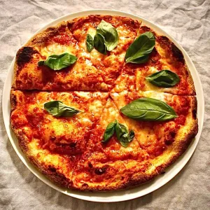 Pizza Margreet groot