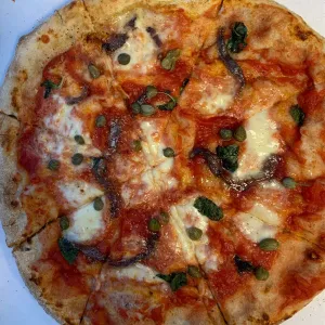 Pizza volgens Napels groot