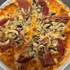Pizza Robbie