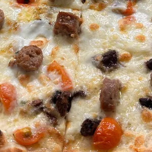 Witte pizza salsiccia-porcini