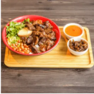 Beef rice noodle soup / 牛肉米粉汤