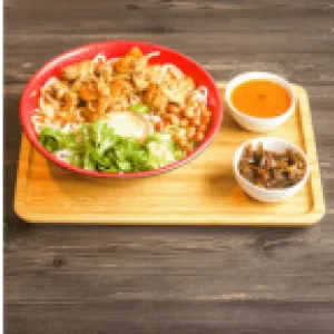 Chicken rice noodle soup / 鸡肉米粉汤