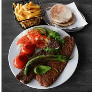 Adana kebab schotel