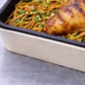 Surinaamse bamie met beefreepjes en paprika