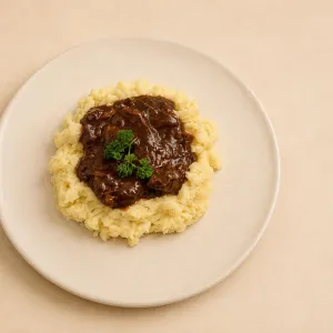 Runderstoof met stamppotje van bloemkool en kaas
