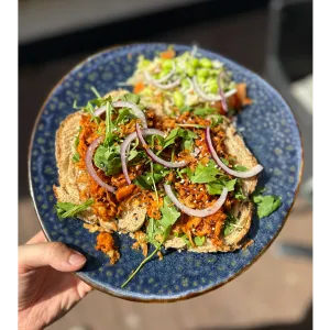 Broodje pulled chicken