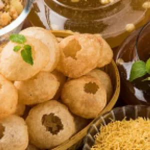 Gol Gappay (Pani-Puri)
